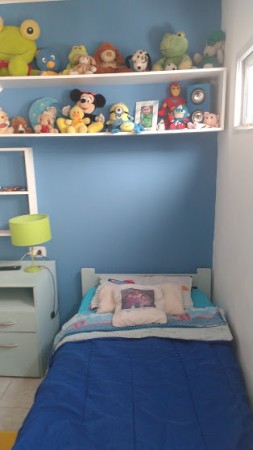 Casa, amplia y de excelente calidad constructiva.