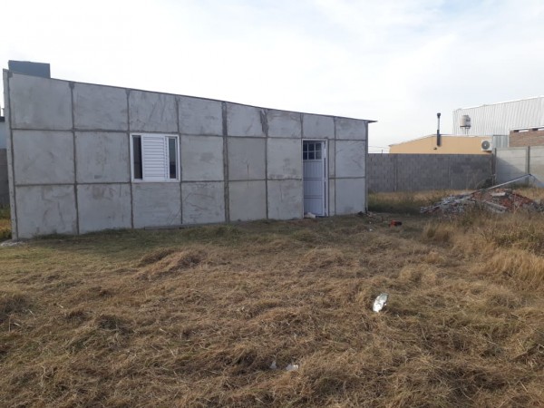 Lote en esquina, de 481 m2 en Bella Italia