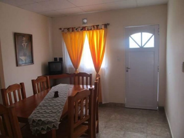 Se vende complejo con dos cabañas en Sauce Viejo