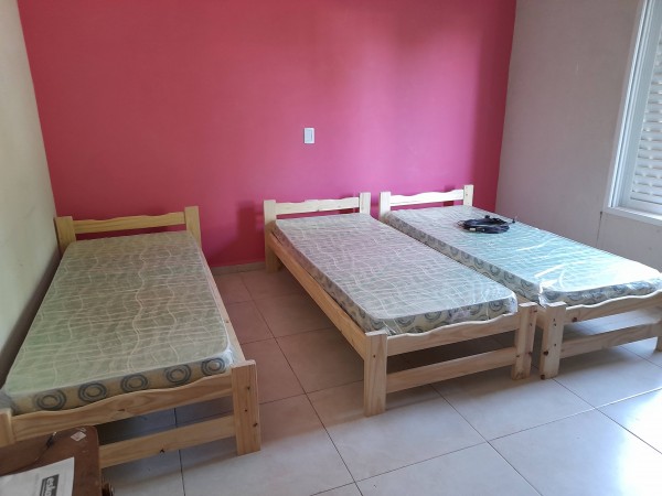 SE VENDE  CASA QUINTA EN ROCA