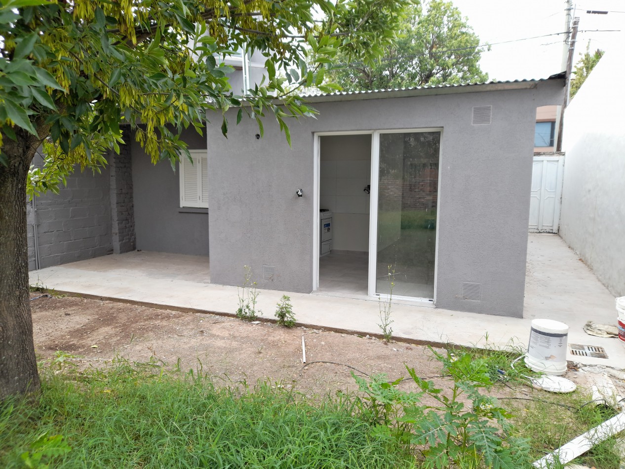 SE VENDE casa remodelada en B Mosconi