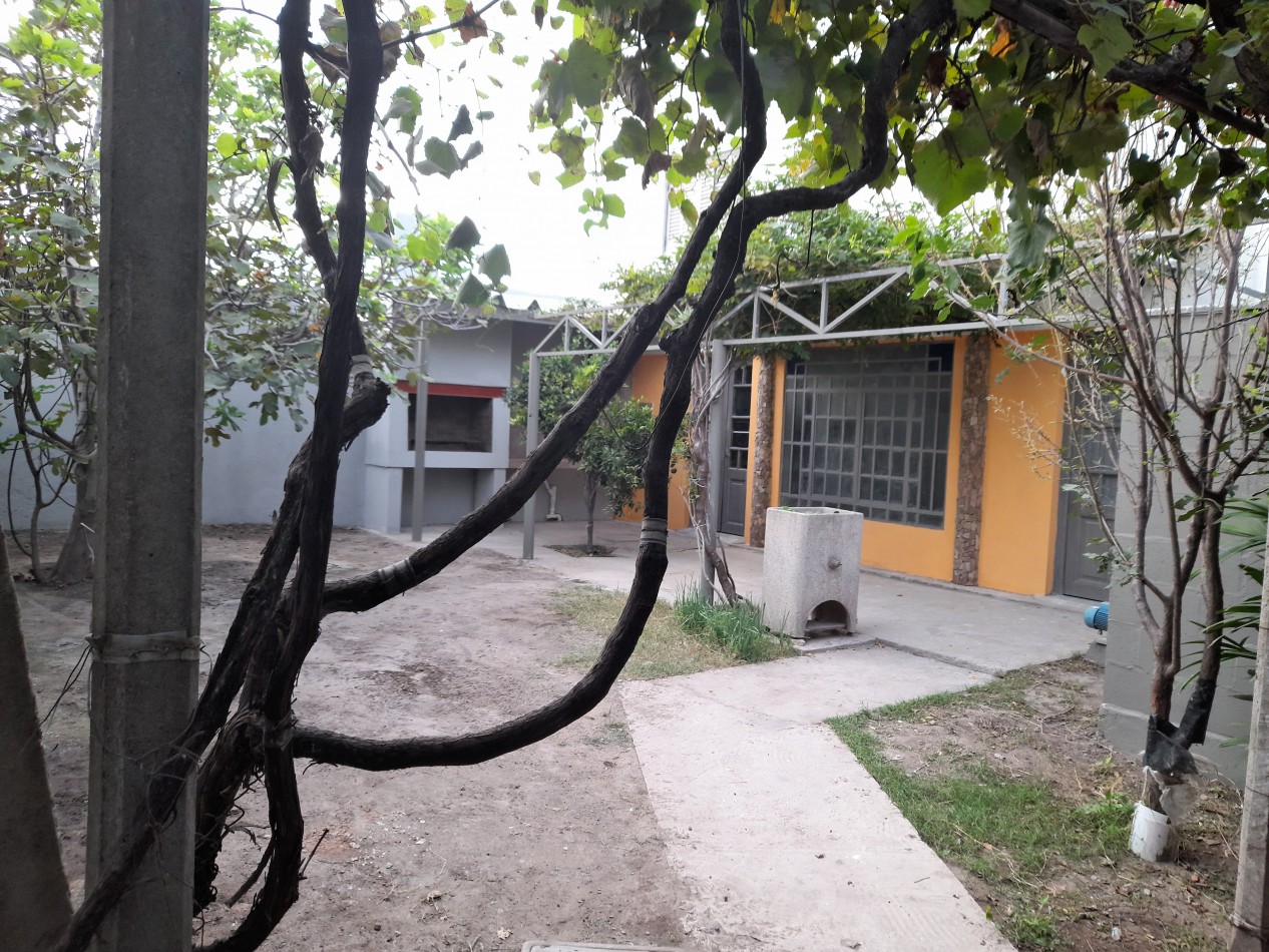 SE ALQUILA CASA INTERNA B 9 DE JULIO