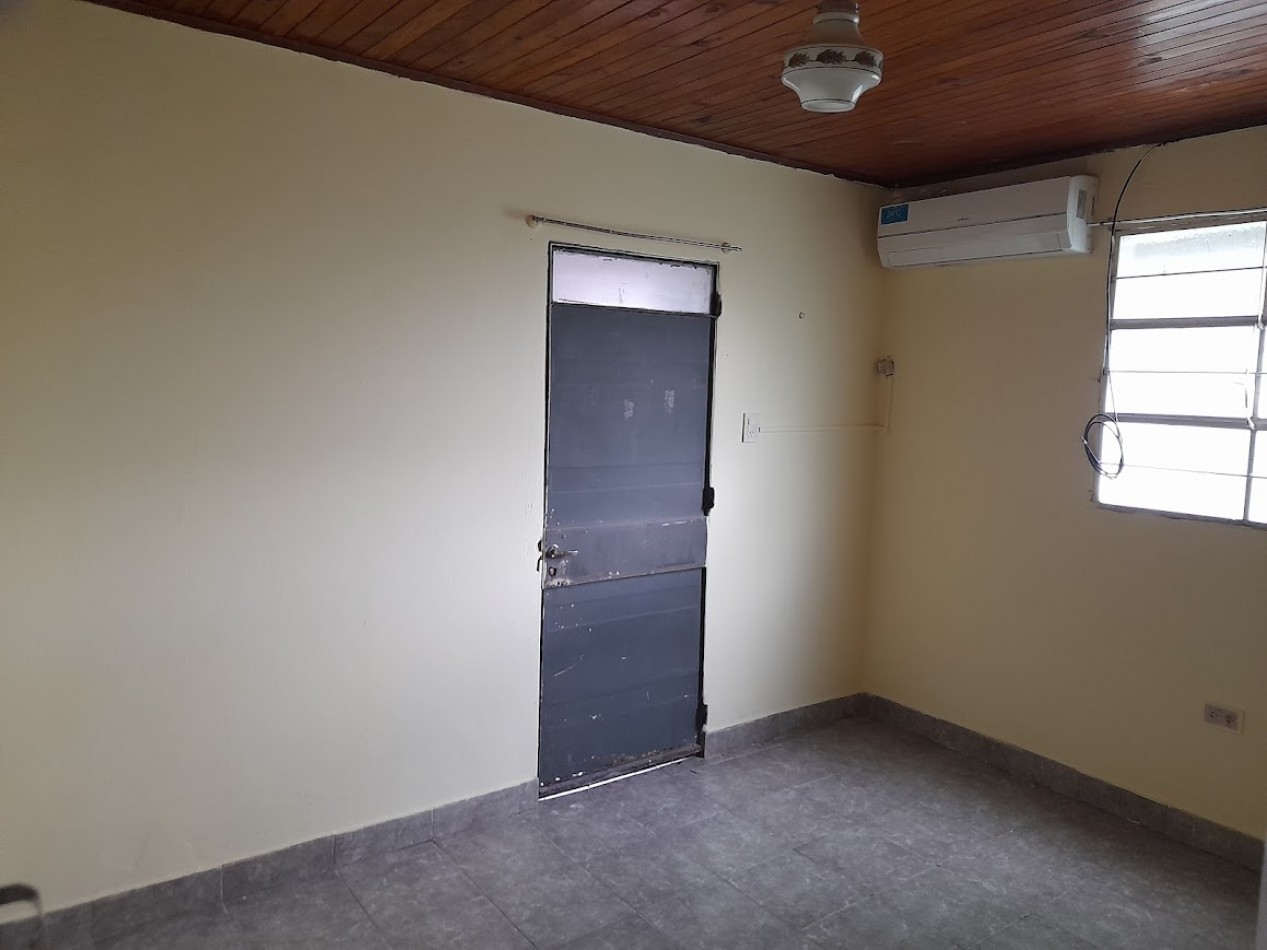 SE ALQUILA CASA DE DOS DORMITORIOS