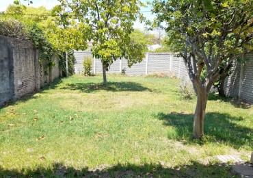 SE VENDE AMPLIA CASA EN BARRIO SARMIENTO