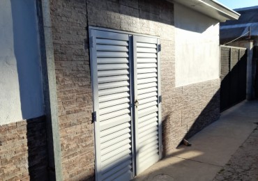 SE ALQUILA casa interna en Villa del Parque