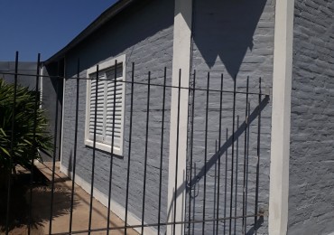 SE ALQUILA CASA DE DOS DORMITORIOS
